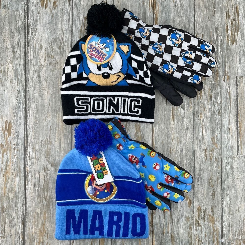 Super Mario & Sonic The Hedgehog Beanie Hat & Gloves 4-Piece Set